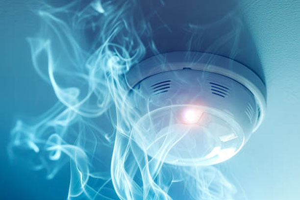 Smoke detector with smoke around